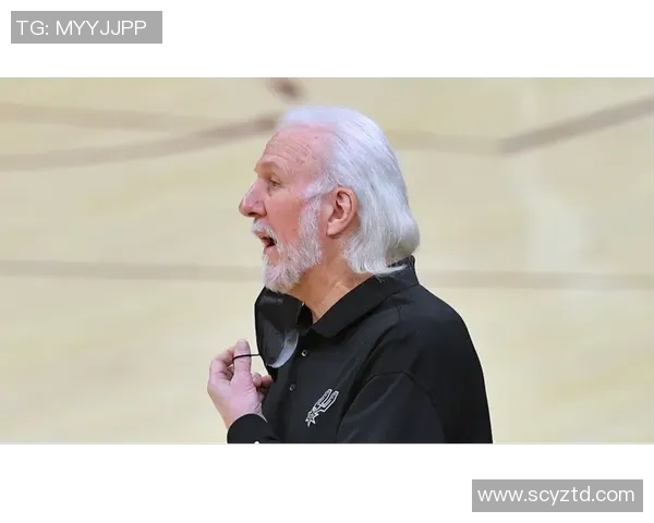 足球明星阿德来：从草根到巅峰的传奇之路与不懈追求